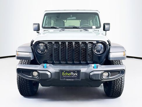 Used 2023 Jeep Wrangler Unlimited w/ Cold Weather Group AWD/4WD image 2