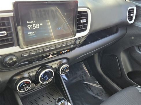 Certified 2023 Hyundai Venue Limited image 22