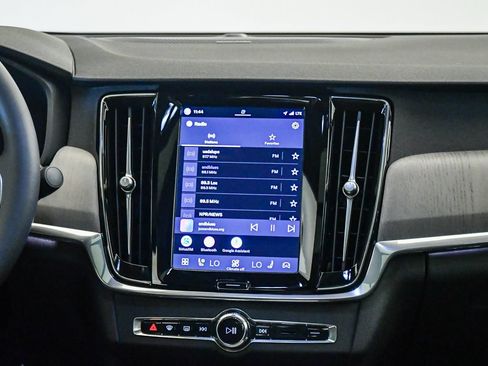 Certified 2023 Volvo S90 B6 Plus AWD/4WD image 14