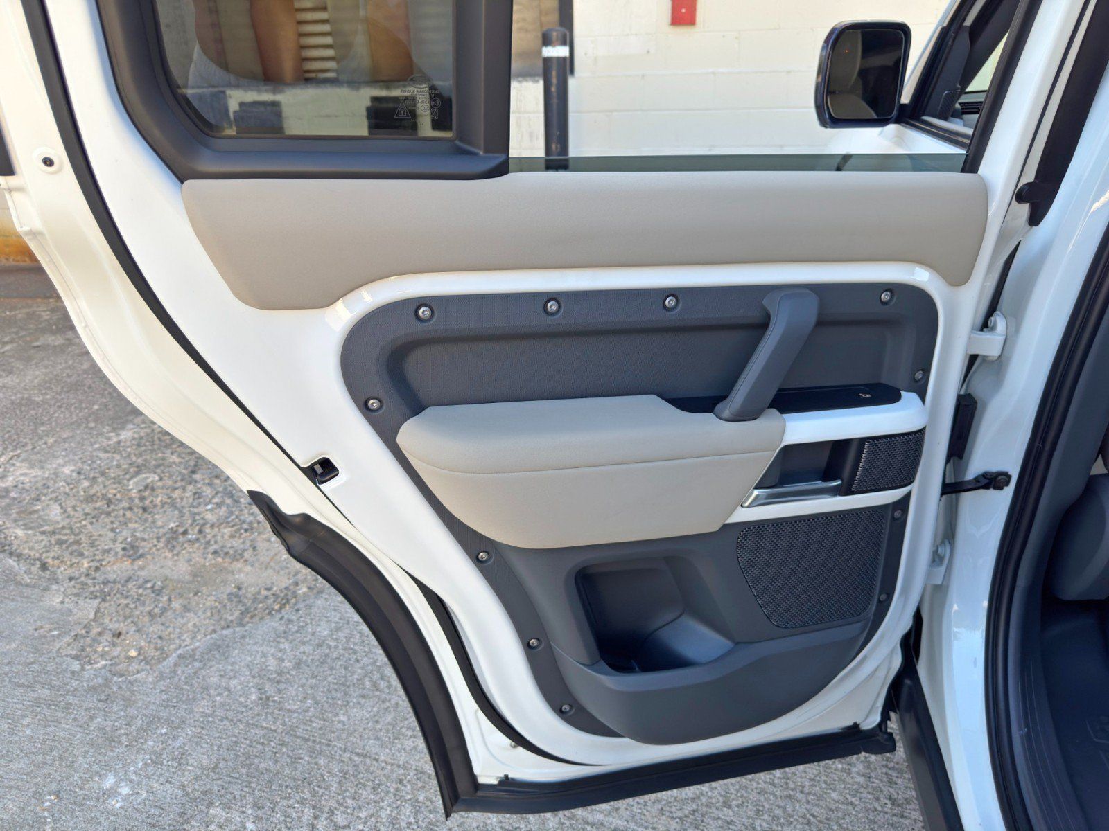 Used 2022 Land Rover Defender 110 S AWD/4WD image 53