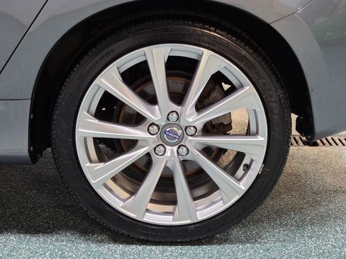 Used 2018 Volvo S60 T5 Inscription Platinum AWD/4WD image 12