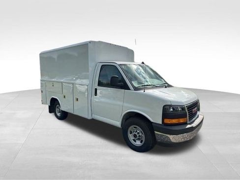 New 2025 GMC Savana 3500 Work Van w/ Power Convenience Package image 3