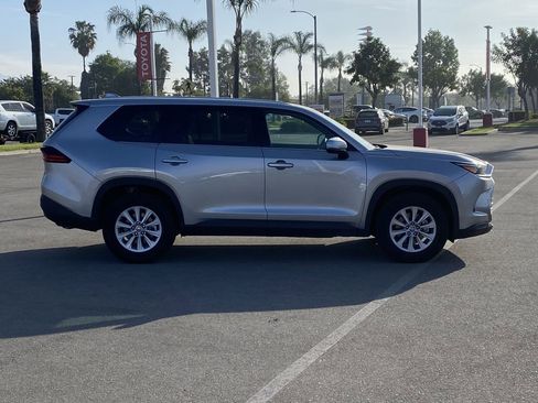 Certified 2025 Toyota Grand Highlander FWD image 2