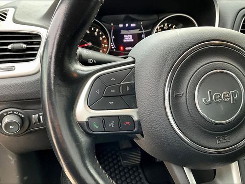 Used 2019 Jeep Compass Latitude w/ Cold Weather Group image 20