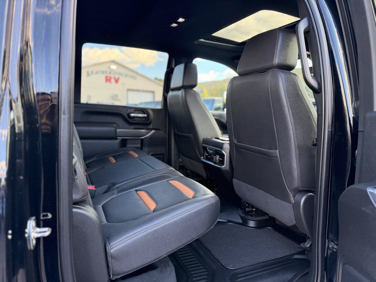 Used 2023 GMC Sierra 2500 AT4 w/ AT4 Premium Plus Package AWD/4WD image 19
