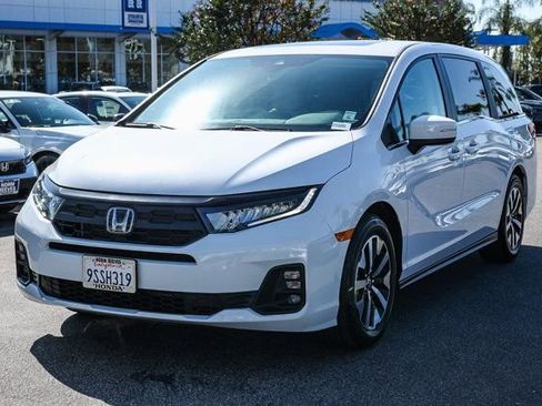 Used 2025 Honda Odyssey EX-L image 3