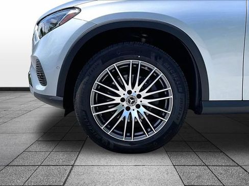 Used 2026 Mercedes-Benz GLC 300 4MATIC image 5