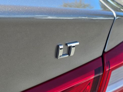 Used 2024 Chevrolet Malibu LT FWD image 32