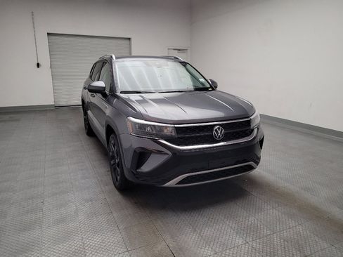 Used 2023 Volkswagen Taos SE w/ Black Wheel Package FWD image 14