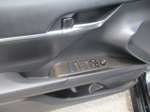 Used 2024 Toyota Camry LE FWD image 11