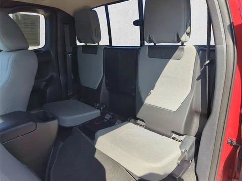 Used 2017 Toyota Tacoma SR5 RWD image 22