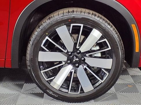 New 2025 Mitsubishi Outlander SEL image 29
