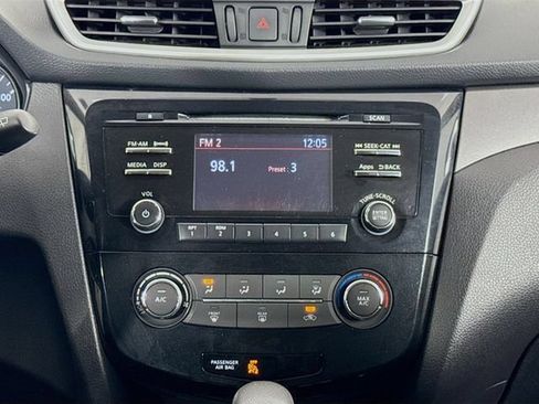Used 2016 Nissan Rogue S AWD/4WD image 25