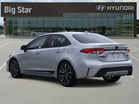 Used 2022 Toyota Corolla SE image 3