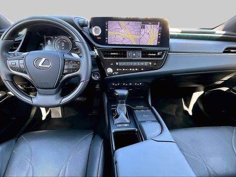 Certified 2022 Lexus ES 300h w/ Accessory Package FWD image 14