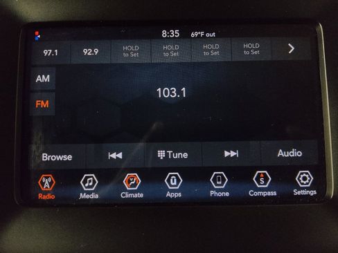 Used 2019 Jeep Cherokee Latitude w/ Popular Appearance Group image 25