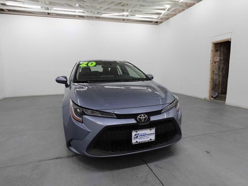 Used 2020 Toyota Corolla LE image 3