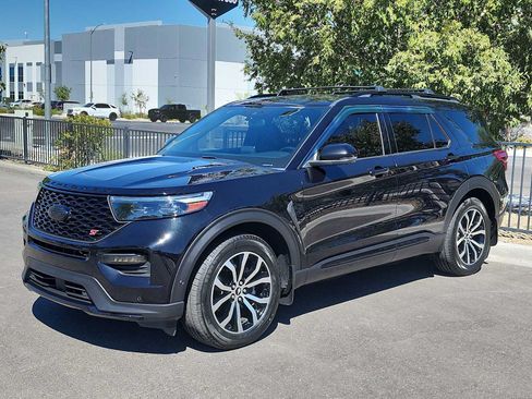 Used 2020 Ford Explorer ST w/ Premium Technology Package AWD/4WD image 4