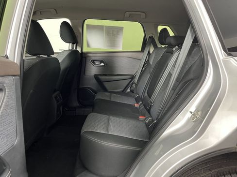 Used 2023 Nissan Rogue SV image 13