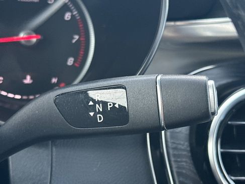 Used 2019 Mercedes-Benz GLC 300 4MATIC image 21