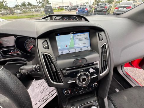 Used 2018 Ford Focus RS image 25