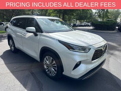 Used 2024 Toyota Highlander Platinum
