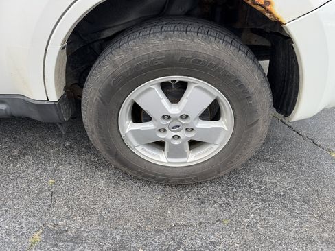 Used 2012 Ford Escape XLT AWD/4WD image 7