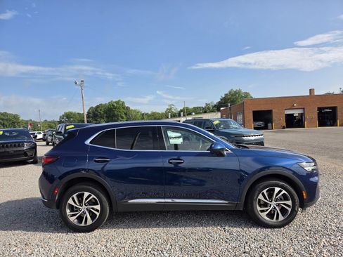 Used 2022 Buick Envision Essence w/ Technology Package I FWD image 4