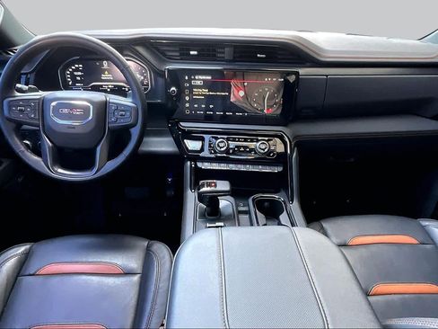 Used 2025 GMC Sierra 1500 AT4 w/ AT4 Premium Package AWD/4WD image 15