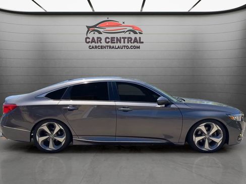 Used 2018 Honda Accord Touring image 6