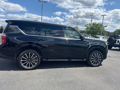 Used 2025 Nissan Armada Platinum Reserve AWD/4WD image 24