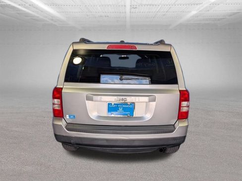 Used 2017 Jeep Patriot Sport w/ Power Value Group FWD image 6