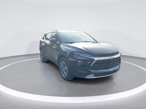 Used 2023 Chevrolet Blazer LT w/ Convenience Package image 2