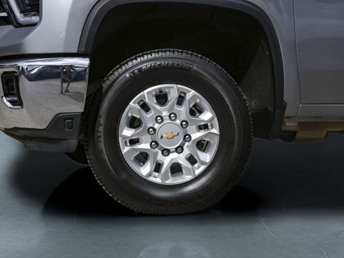Used 2025 Chevrolet Silverado 2500 LTZ AWD/4WD image 4