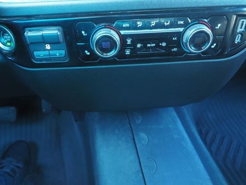 Used 2024 Chevrolet Silverado 2500 LT image 14