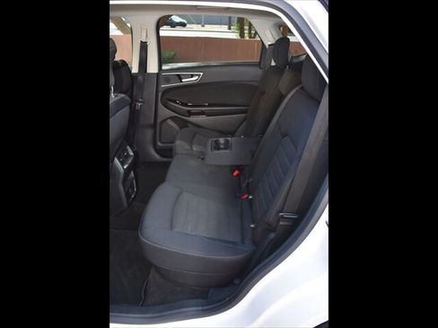 Used 2018 Ford Edge SEL FWD image 19