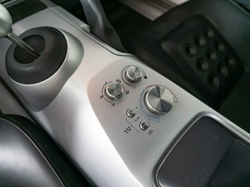 Used 2005 Ford GT image 22