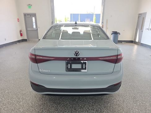 New 2027 Volkswagen Jetta SE FWD image 4