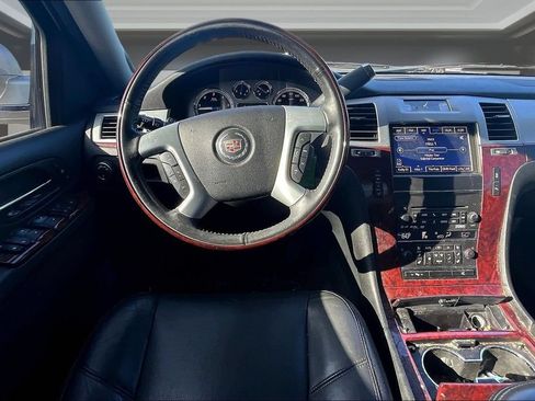 Used 2014 Cadillac Escalade Premium AWD/4WD image 7