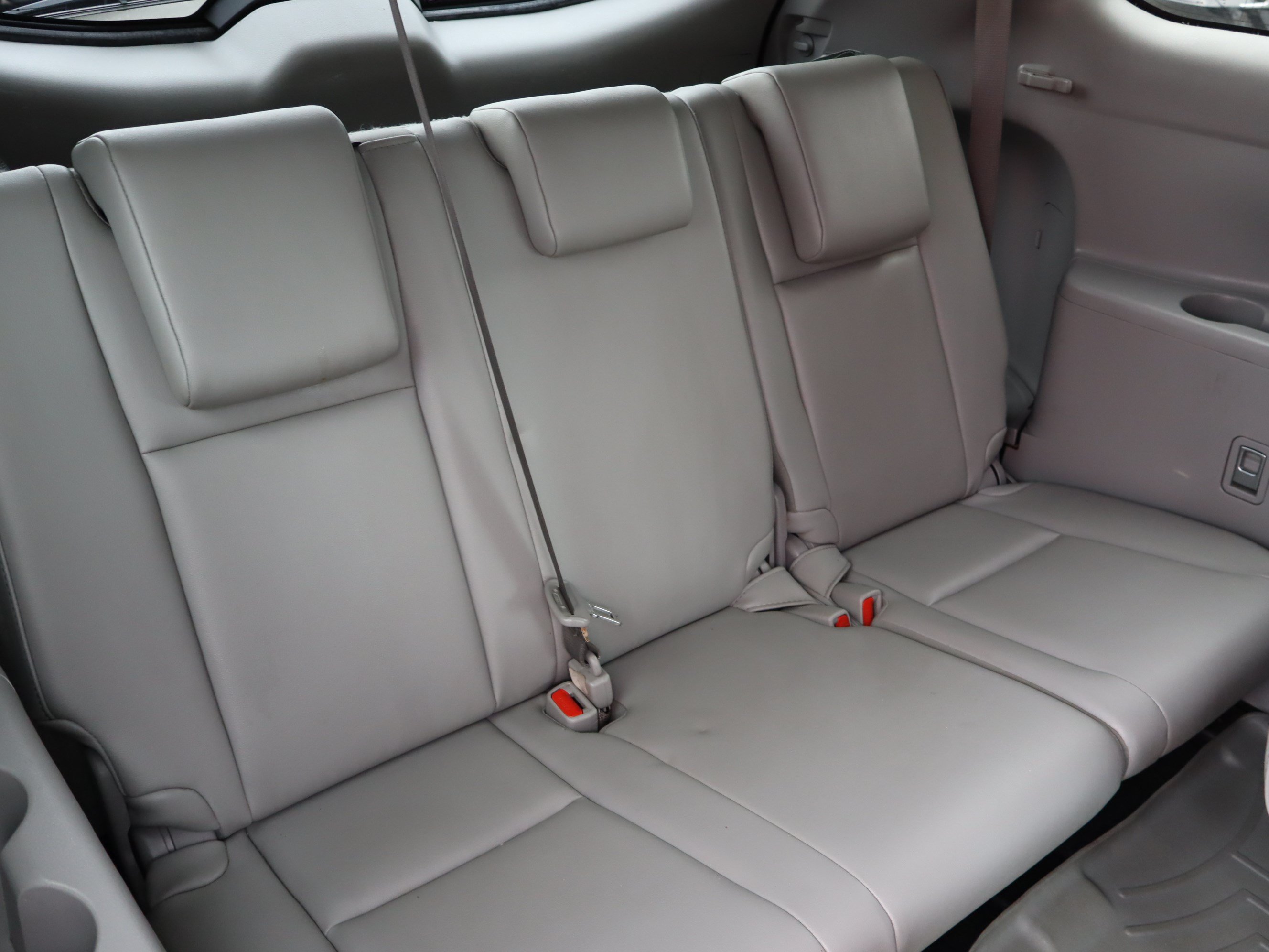 Used 2019 Toyota Highlander XLE FWD image 38
