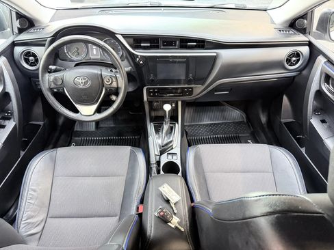 Used 2018 Toyota Corolla SE FWD image 15