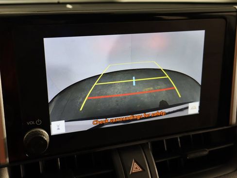 Used 2025 Toyota RAV4 XLE FWD image 36