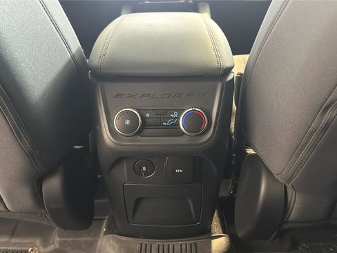 Used 2025 Ford Explorer Active image 24