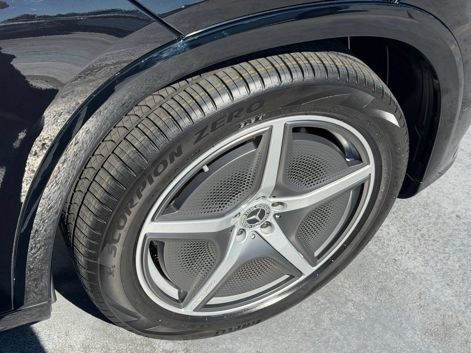 Used 2023 Mercedes-Benz EQS 580 4MATIC SUV image 4