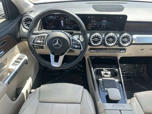 Used 2023 Mercedes-Benz GLB 250 4MATIC w/ Premium Package image 19
