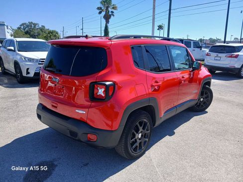 Used 2019 Jeep Renegade Latitude FWD image 6