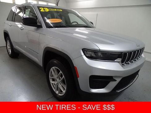 Certified 2023 Jeep Grand Cherokee Laredo X AWD/4WD image 1