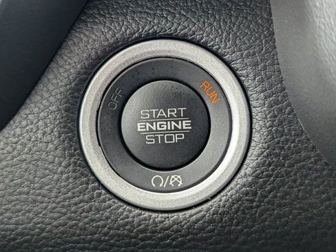 Used 2025 RAM 1500 Laramie AWD/4WD image 27