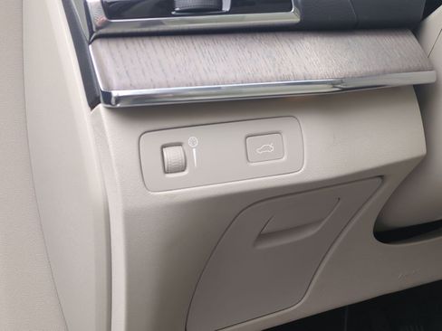 Used 2020 Volvo XC90 T6 Inscription w/ Protection Package Premier image 16