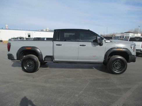 Certified 2024 GMC Sierra 2500 AT4X w/ AT4X AEV Edition image 4